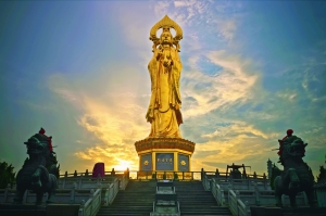 九九艳阳天 登高祈福正当时