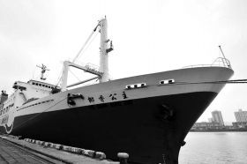 ��Ҭ�㹫���š�ͣ���ں�����Ӣ����ͷ��