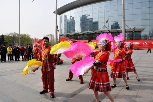 游客掀春游热潮 石家庄至张家界航班31日恢复